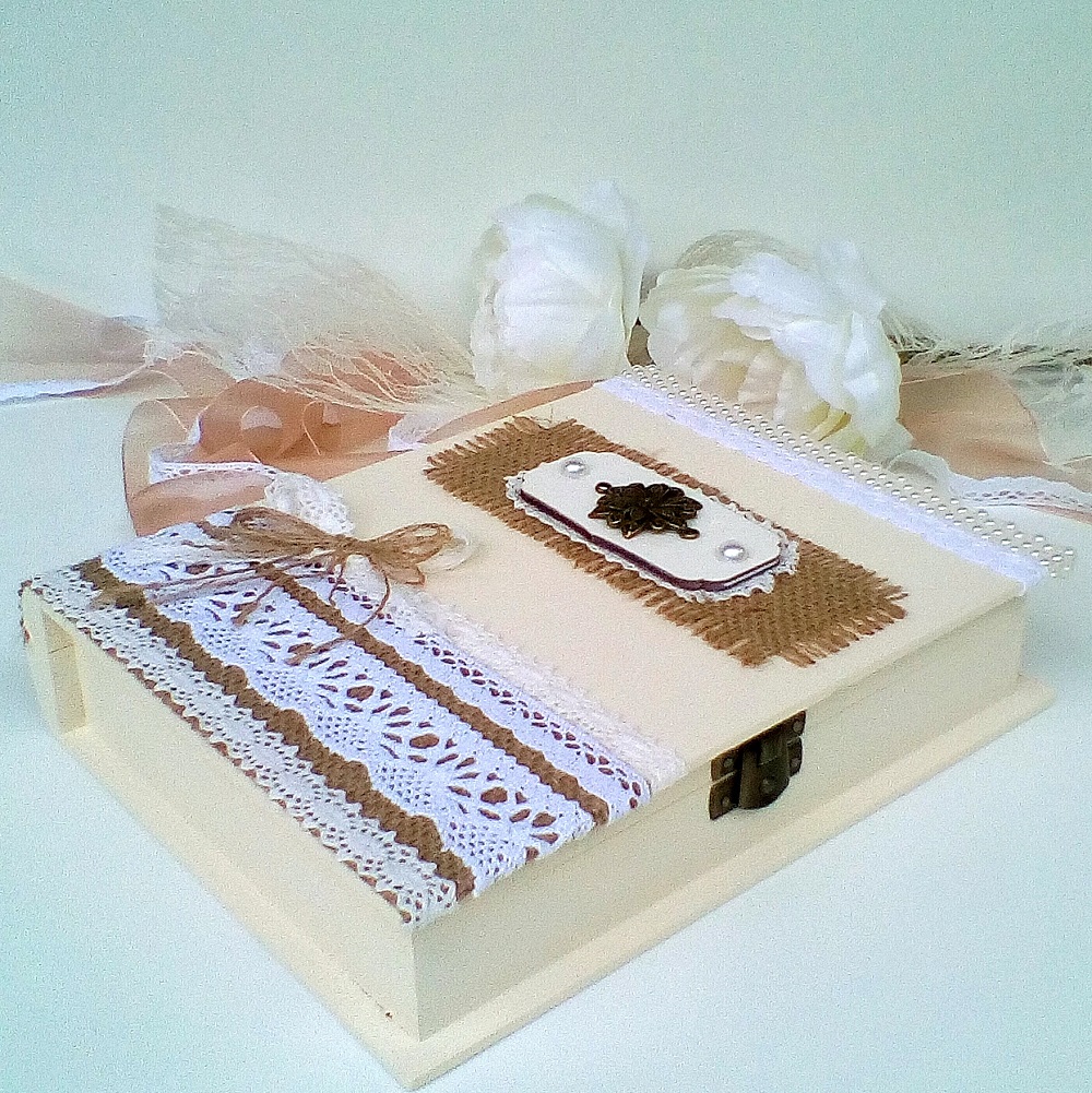 Vintage styl truhlička kniha