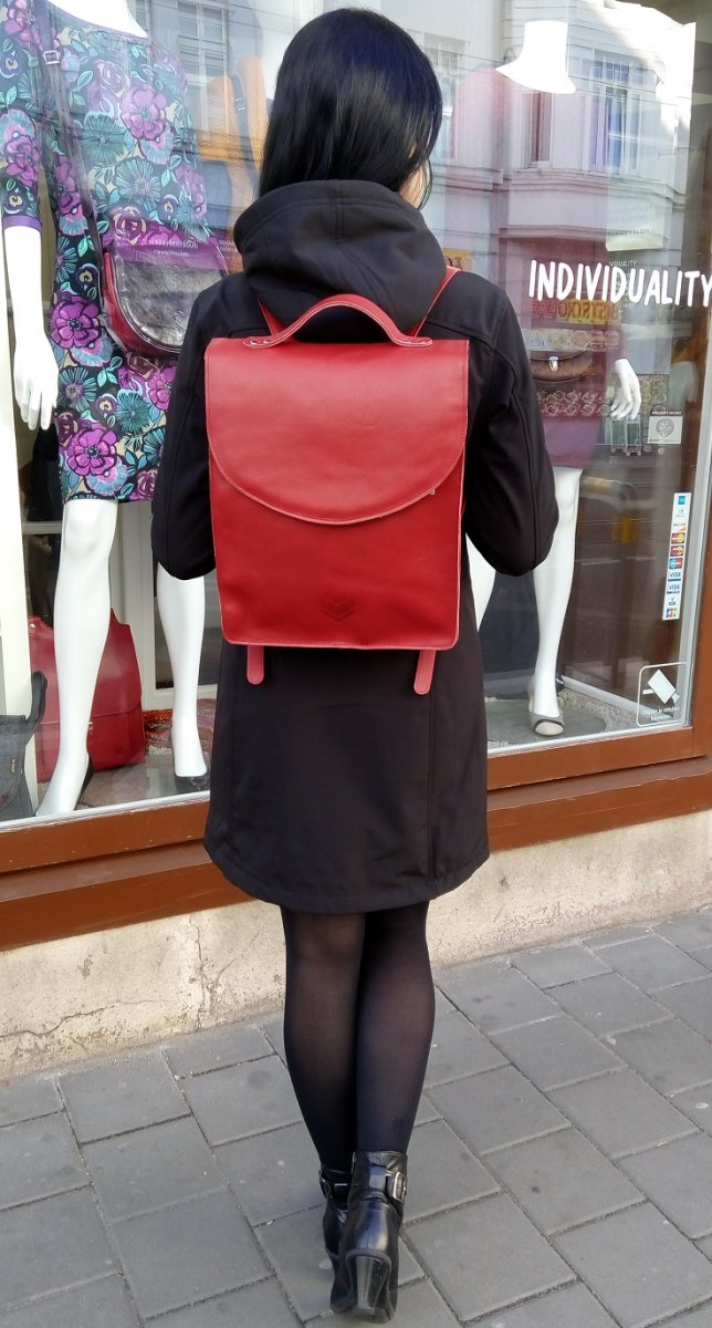 Kožený batoh - červený