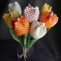 Šité tulipány PUNTÍKATÉ 
