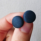 Modrošedé – buttonkové náušnice