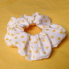 Textilní gumička/náramek – žluté puntíky