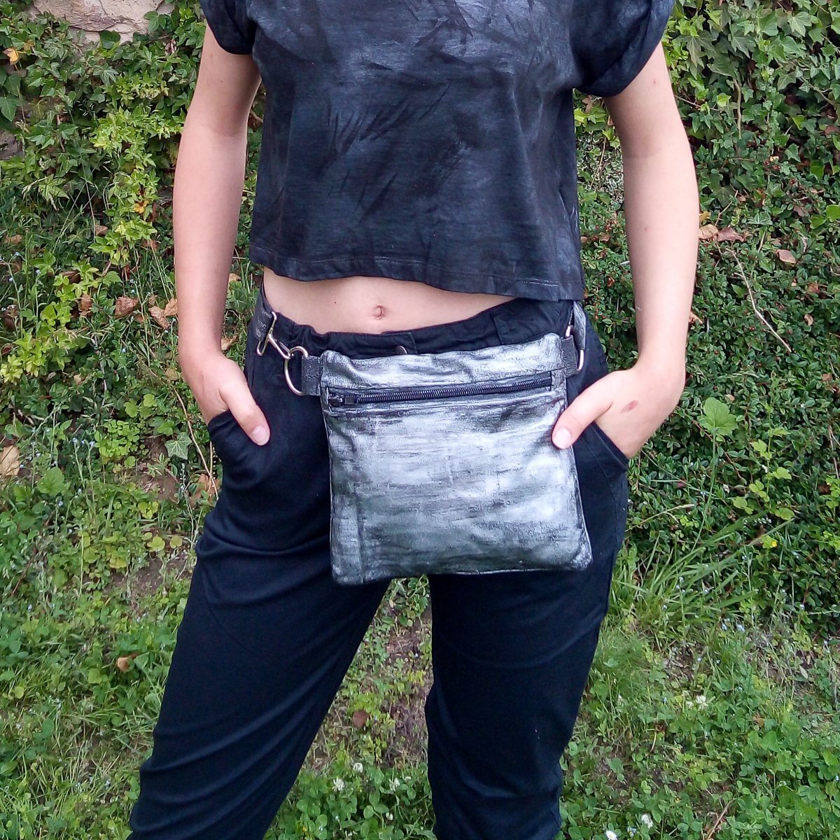 Kožená kabelka do pasu i crossbody - ledvinka