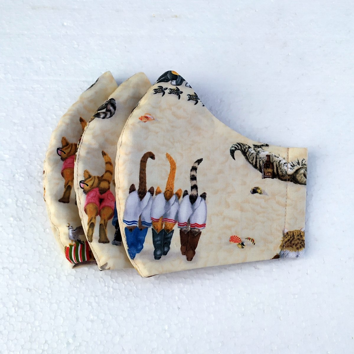 Kočičí lážo-plážo - tvarovaná, dvouvrstvá s kapsou 