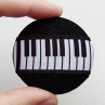 Černé piano – brož