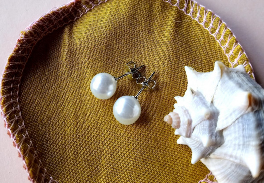 Náušnice s akoya perlami na chirurgické oceli