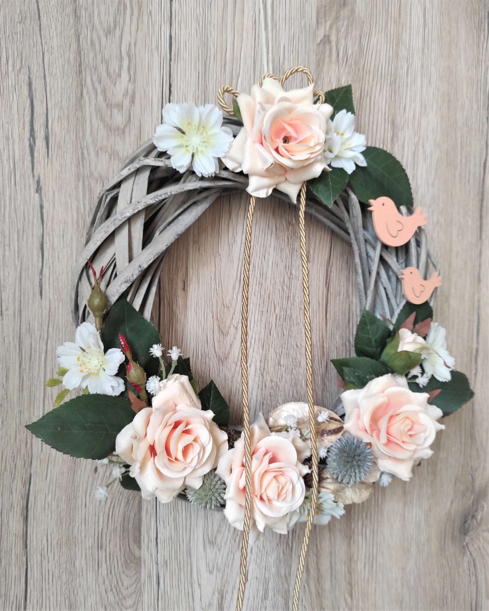 Proutěný věnec v meruňkové