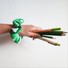 Textilní gumička/náramek – zelené lístky