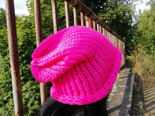 Pletená čepice 2v1 ( neonově růžová) 