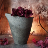 Betonový květináč, váza "Konvička"