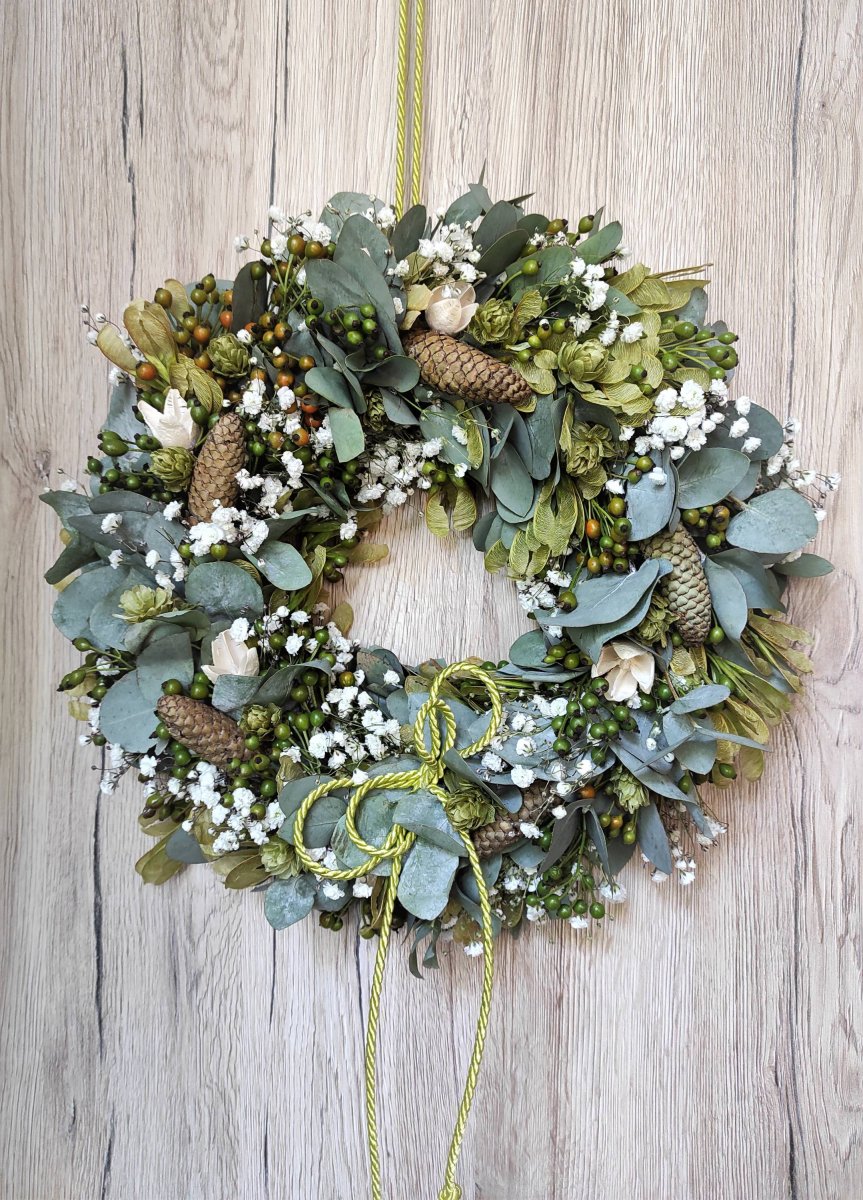 Přírodní eukalypt.  podzimní věnec s gypsophilou