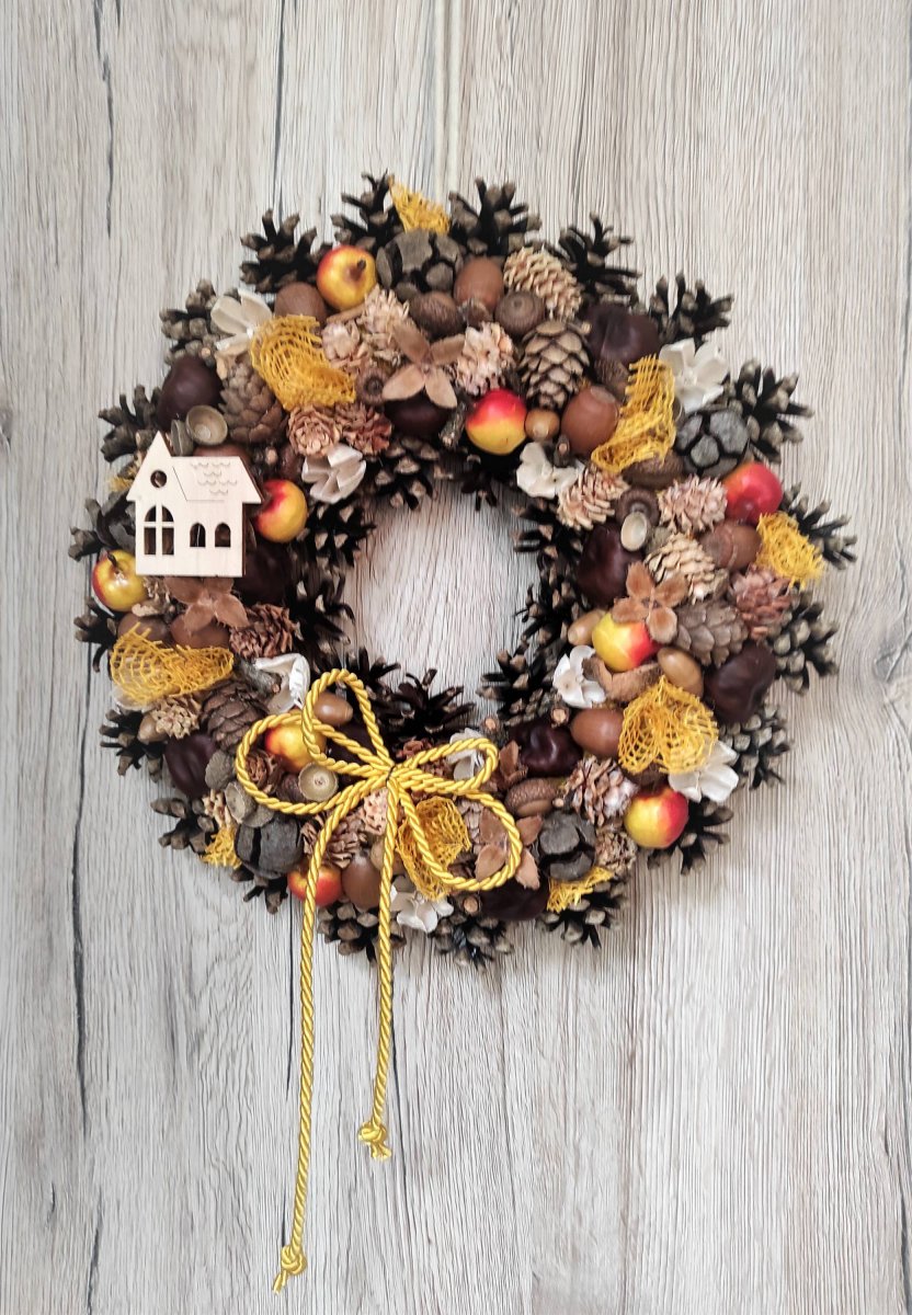 Věnec podzimní s kostelíkem