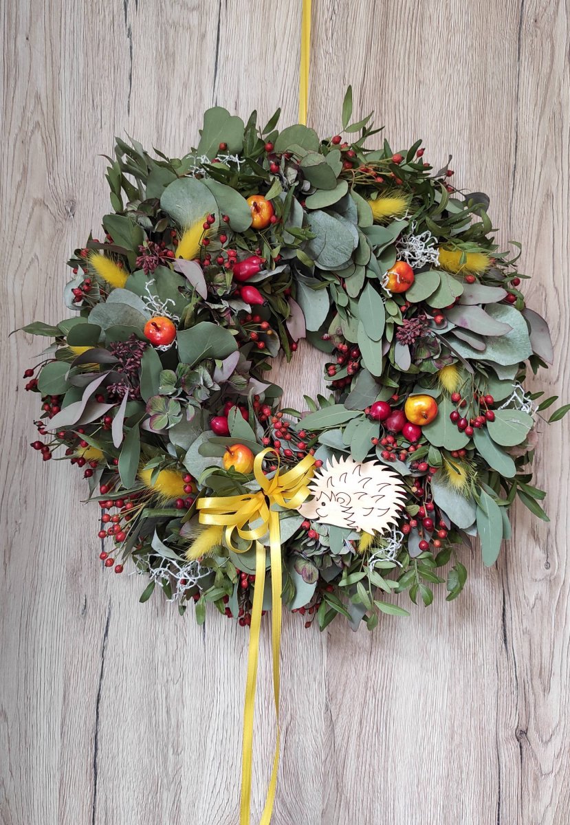 Přírodní eukalypt. věnec do žlutooranžové