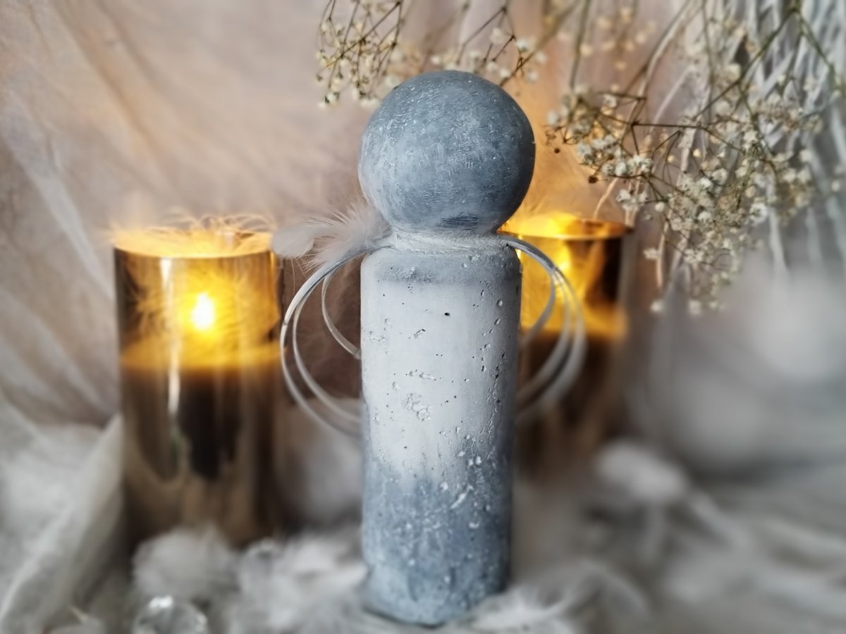 Anděl-beton-alu-drátek "Patina bílá"