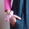 Textilní gumička/náramek – růžové obláčky