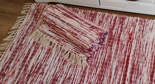 Tkaný koberec 70x200 cm červený melír 