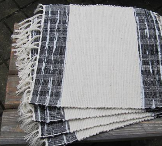 Ručne tkané prestieranie na stôl 40x 40 cm