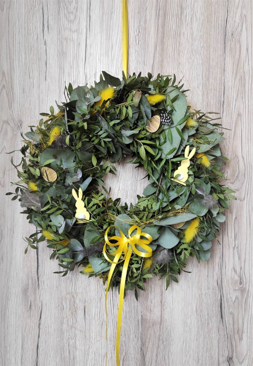 Přírodní eukalypt. věnec se zajíčky