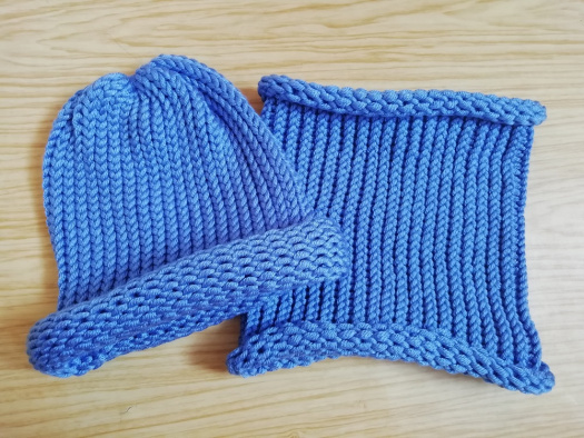 Pletený komplet ( modrá) 