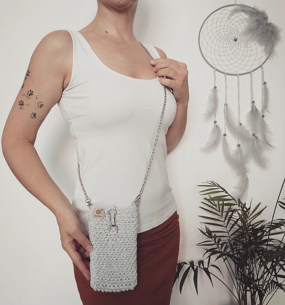 kapsička na mobil světle šedá 