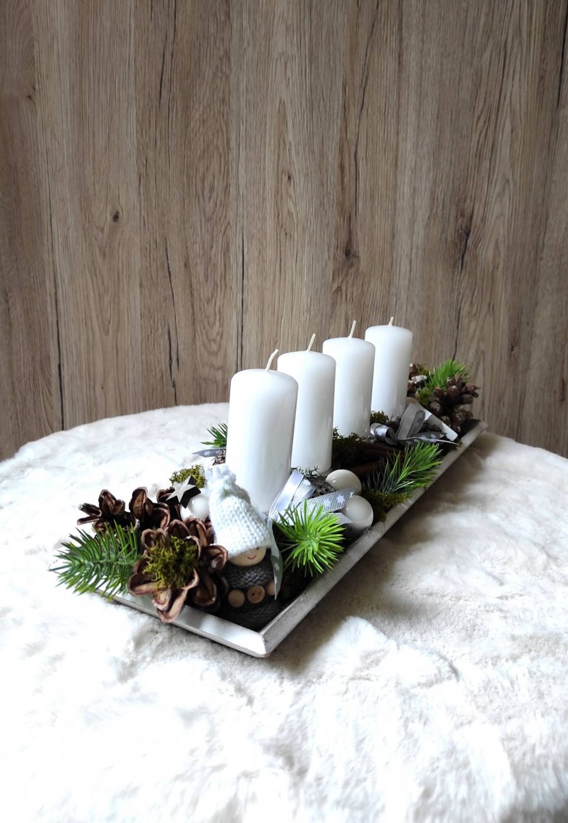 Adventní svícen do bílé 