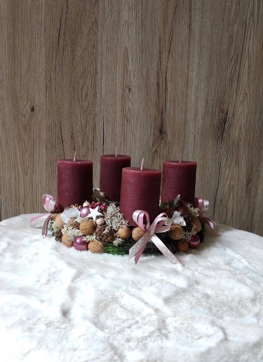 Luxusní adventní věnec do růžovovínové
