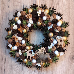 Vánoční věnec do zlatobílé