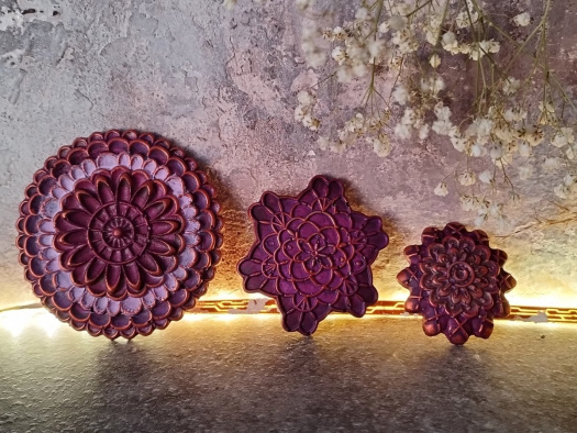 Betonové magnetky " Mandala-purpur-ohnivá "