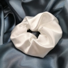 Bílá scrunchie