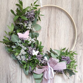 Eukalyptový věnec s motýlky