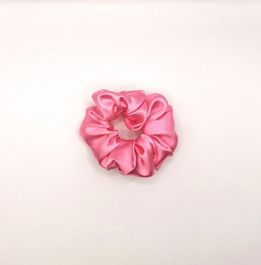 Růžová scrunchie