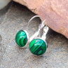 Malachit v elegantních náušnicích
