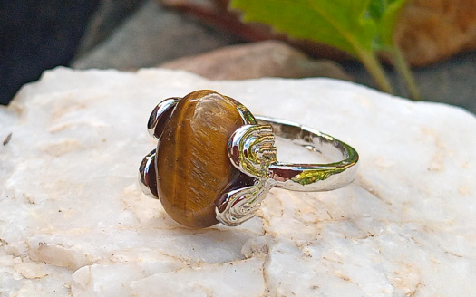 Tygří oko elegantní minerálový prstýnek