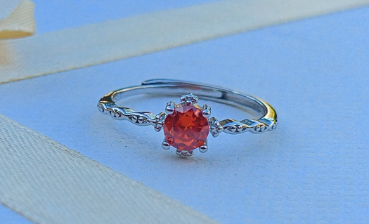 Český červený granát 0,5 ct stříbrný prstýnek