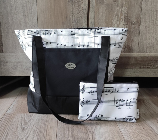 Dámská kabelka s kapsičkou na drobnosti - notový zápis v černé
