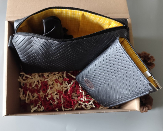 Dárková sada - kosmetická taška a zápisník A6 - antracitová