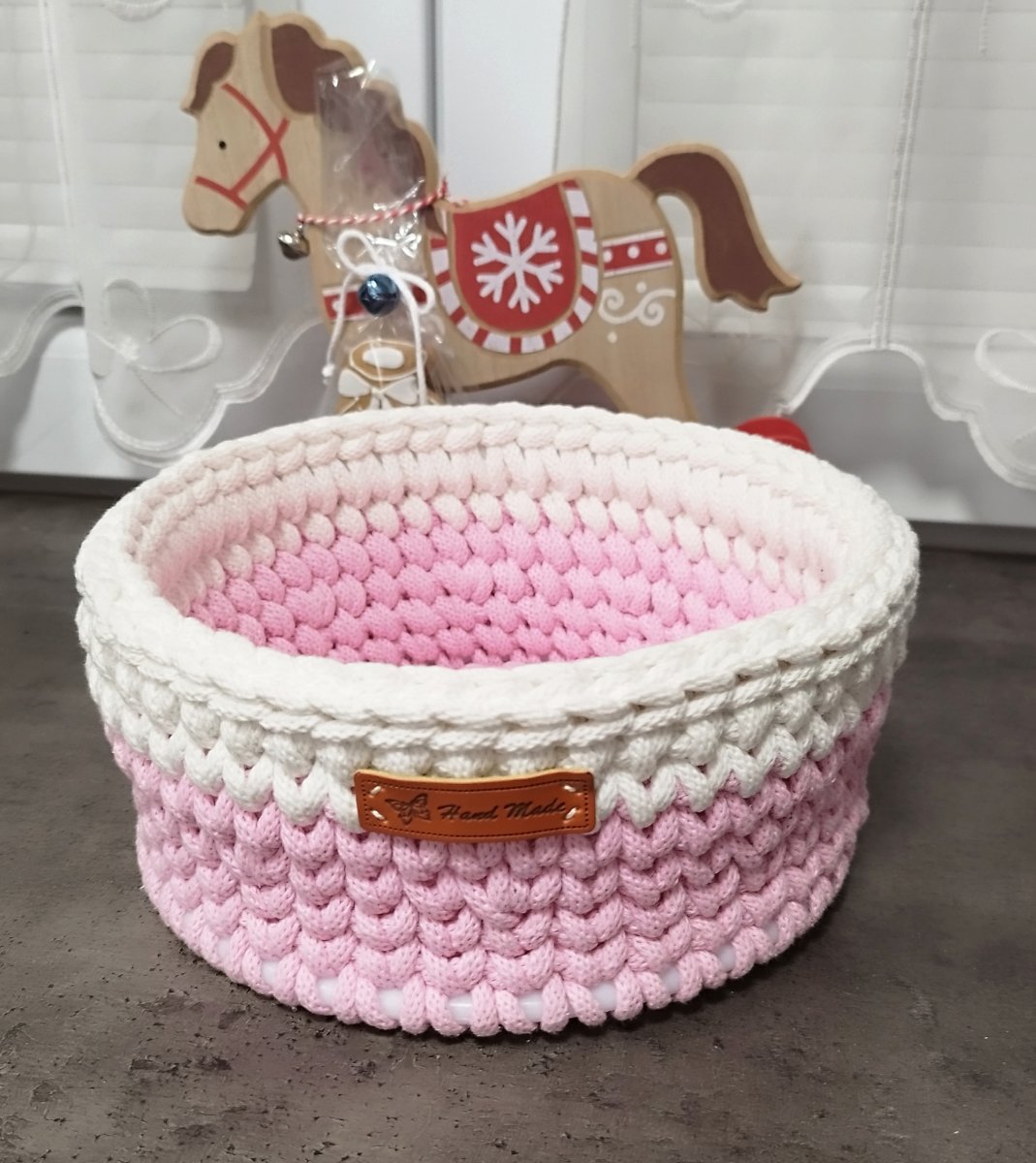 Košík háčkovaný