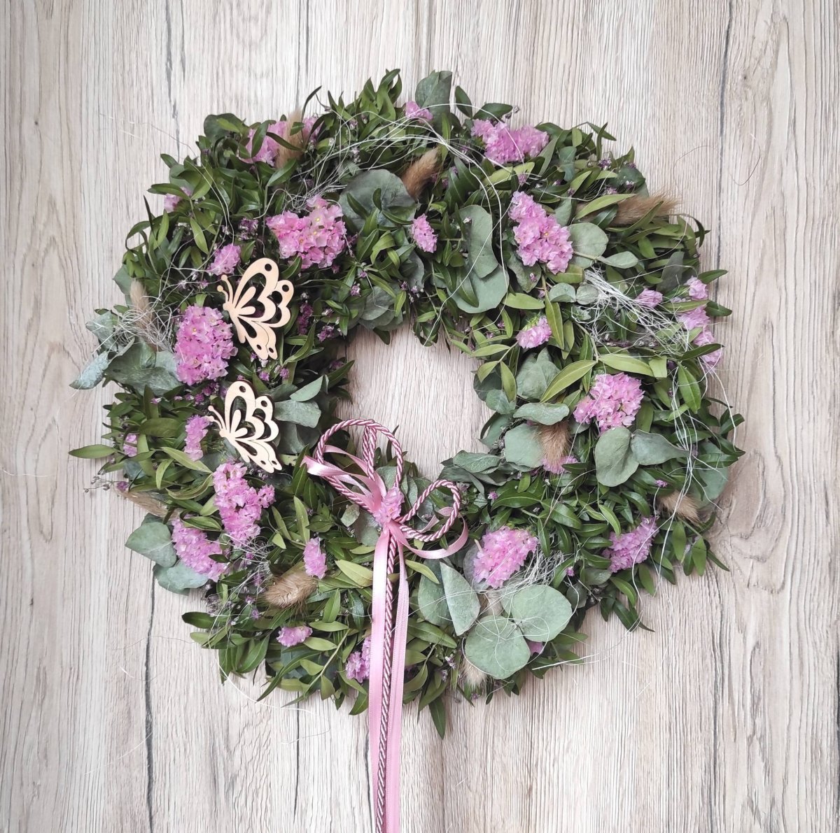 Jarní romantický přírodní v. s motýlky