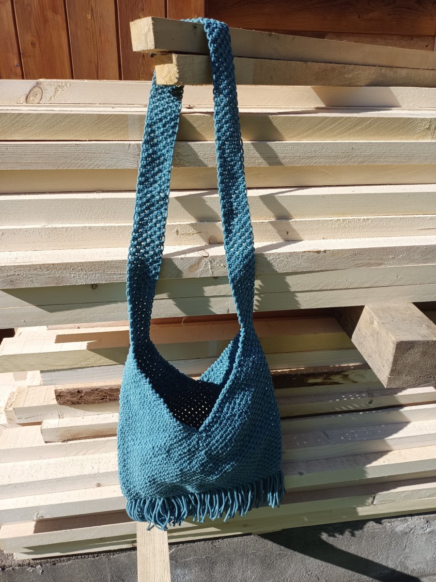 Drhana kabelka 31x34cm, popruh 110cm přes hlavu