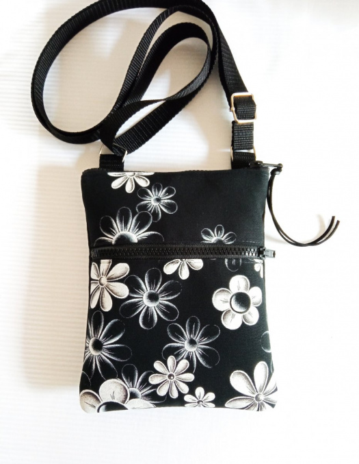 crossbody s kapsou-*ČERNOBÍLÁ ELEGANTNÍ*