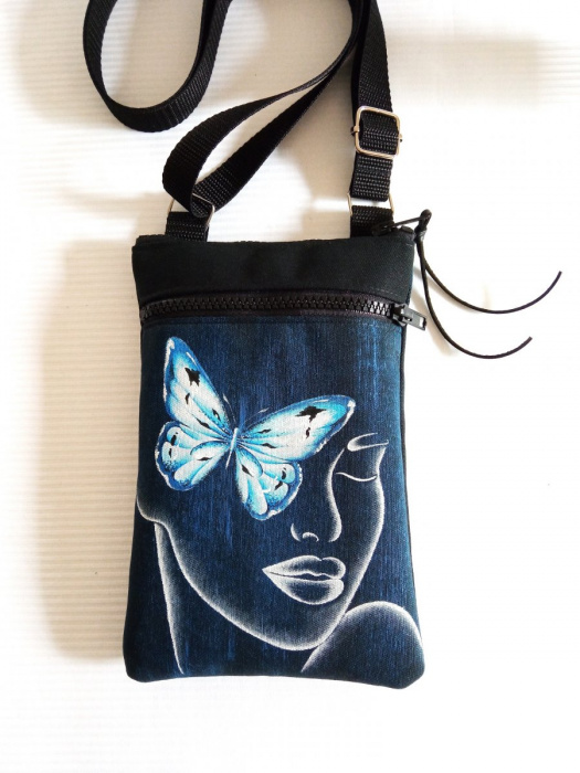 crossbody s kapsou-DÍVKA S MOTÝLKEM