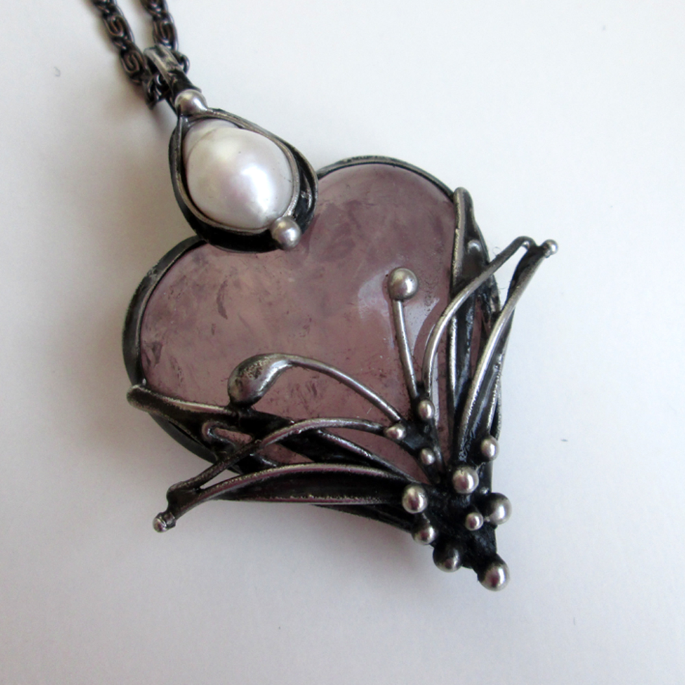 Růženínové srdce a perla