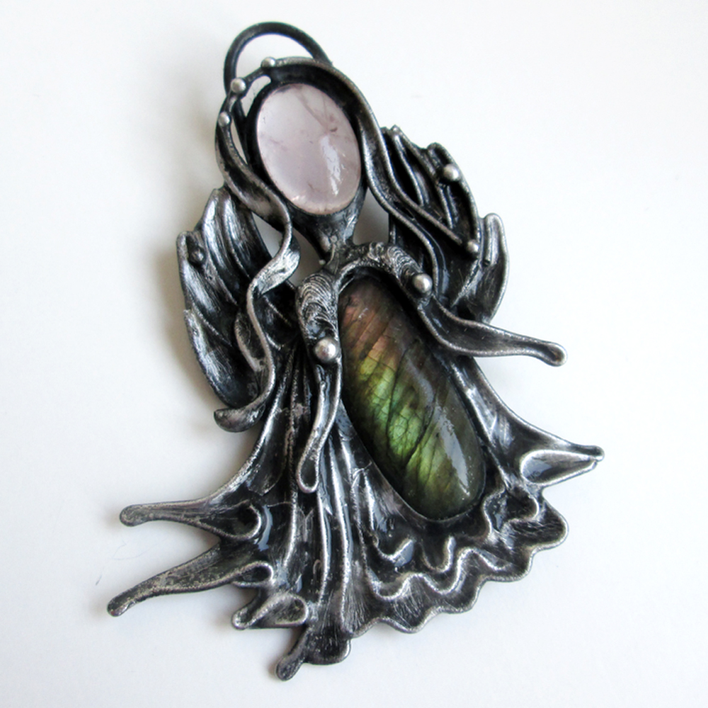 Anděl-labradorit a růženín