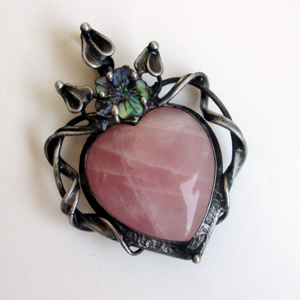 Růženínové srdce s paua mušlí