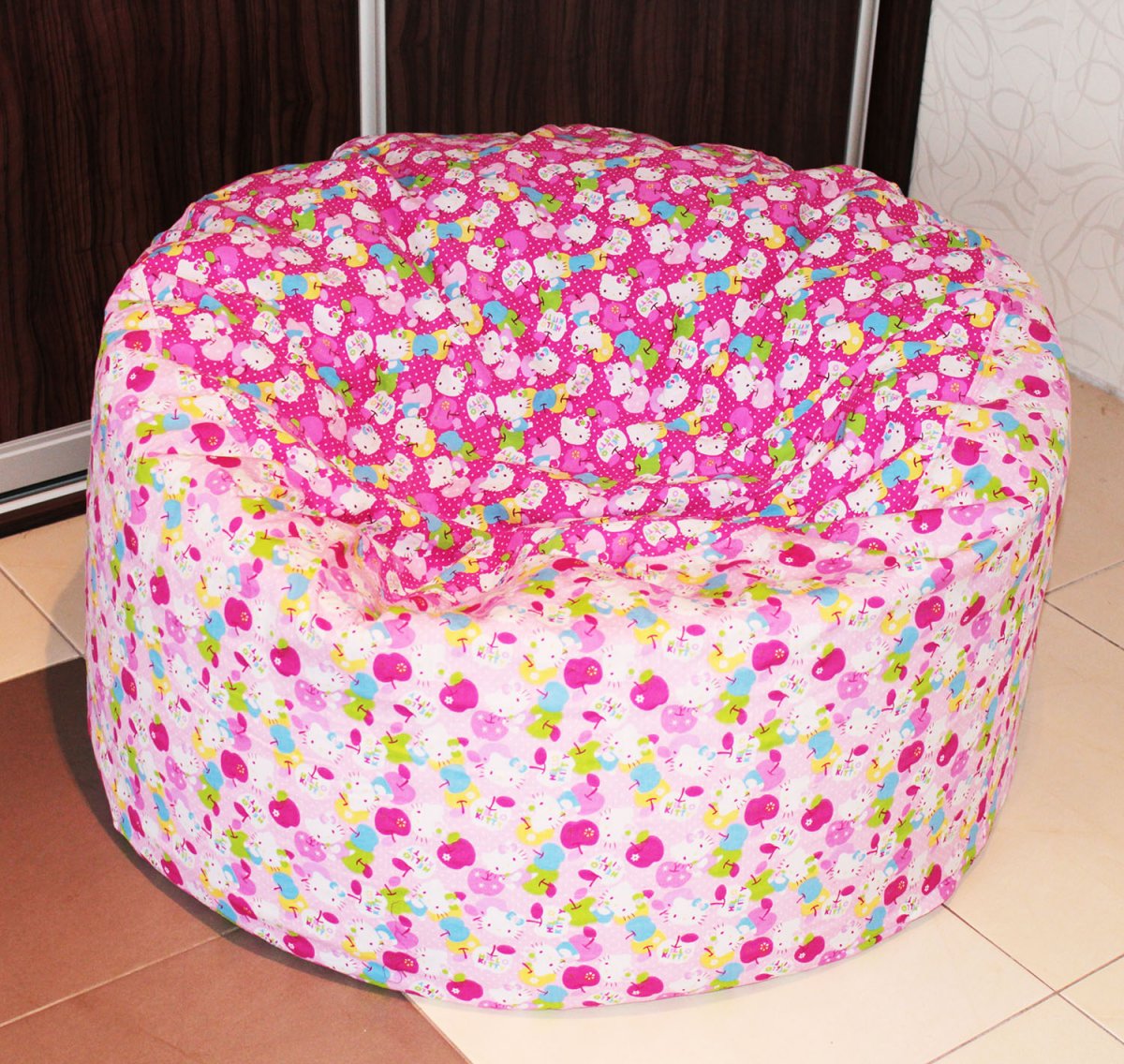 Sedací / válecí vak Hello Kitty