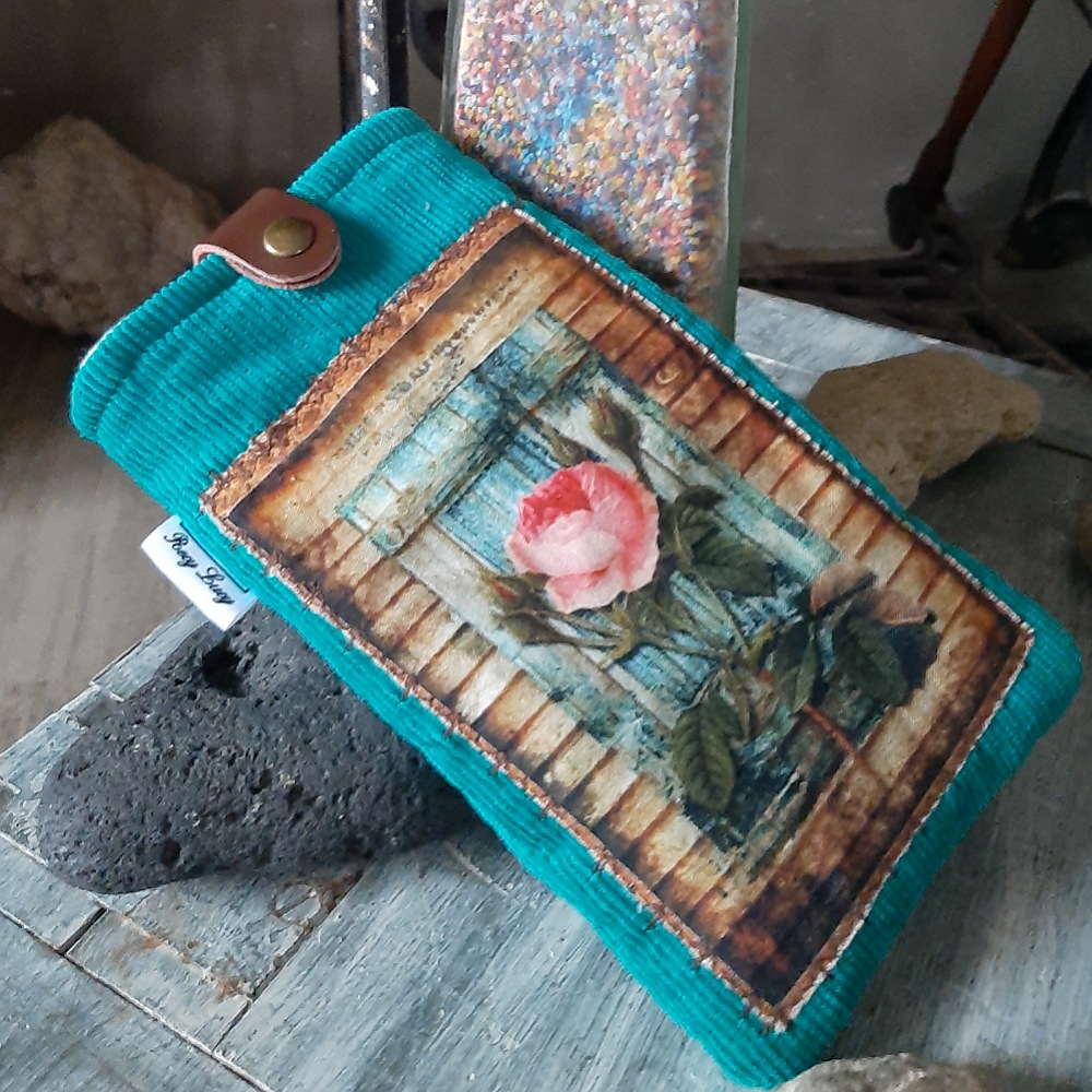 Pouzdro  na mobil Růže na tyrkysu