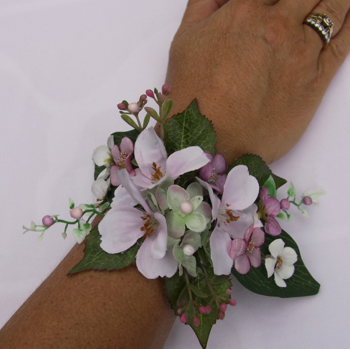 Květinový náramek růžovobílý