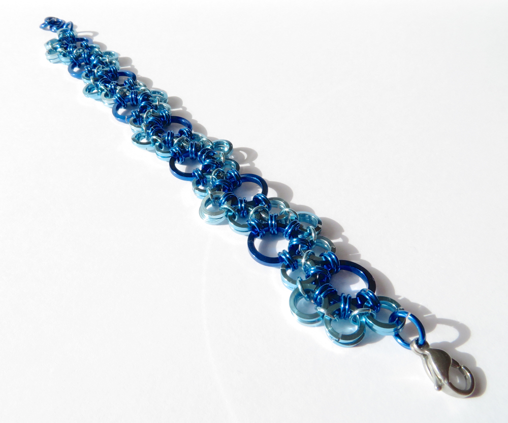 Tančící krajka modrá