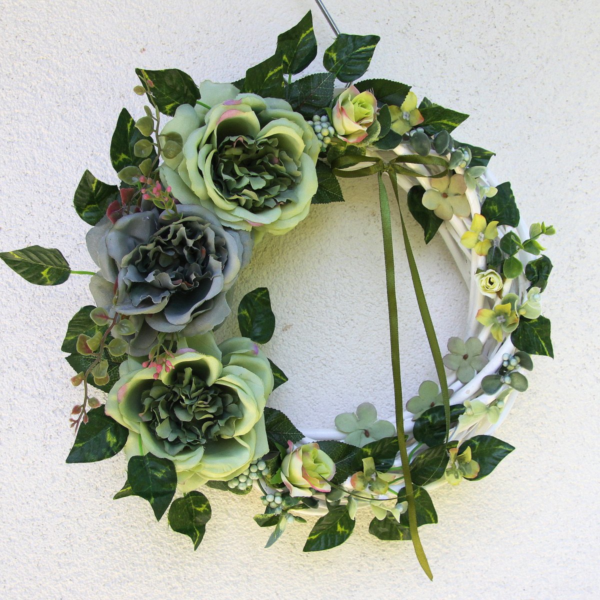 Šedozelené anglické růže_věnec na dveře