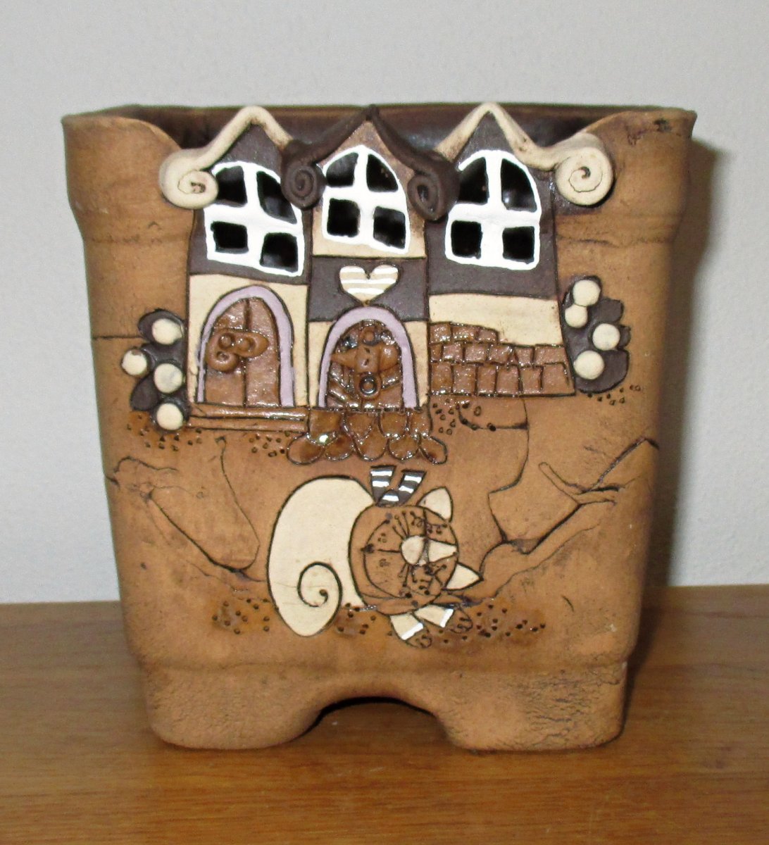 Hranatý obal na květináč - Domečky