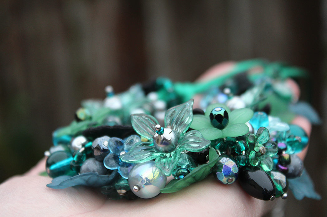 Náhrdelník (chir.+ nerez ocel) "... pod mechem"